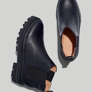 Madewell The Mariam Chelsea Boot in Pebbled
Leather NH868 (new).